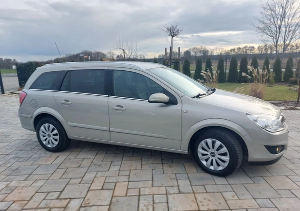 Opel Astra cena 13999 przebieg: 186000, rok produkcji 2007 z Kolbuszowa małe 781